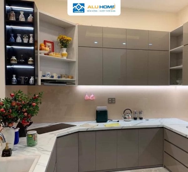 481504162 122195816072158575 8717910549198303458 n Nội thất nhôm Aluhome chuyên tủ bếp, tủ quần áo, vách ngăn CNC. Thiết kế đẹp, chống ẩm mốc, lắp ráp nhanh, bền bỉ, không cong vênh, không mối mọt.