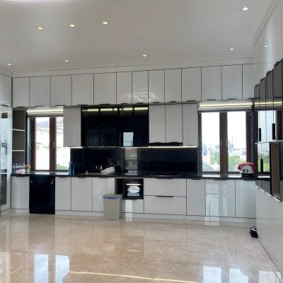 508823633 122213845154158575 6260290055118568077 n Nội thất nhôm Aluhome chuyên tủ bếp, tủ quần áo, vách ngăn CNC. Thiết kế đẹp, chống ẩm mốc, lắp ráp nhanh, bền bỉ, không cong vênh, không mối mọt.