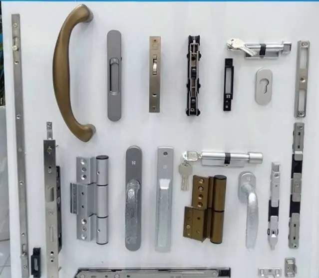 Phụ kiện nội thất nhôm CNC – Sang trọng, bền vững cho không gian sống 5 Phụ kiện nội thất nhôm CNC – Đẳng cấp và bền bỉ dành cho căn nhà bạn