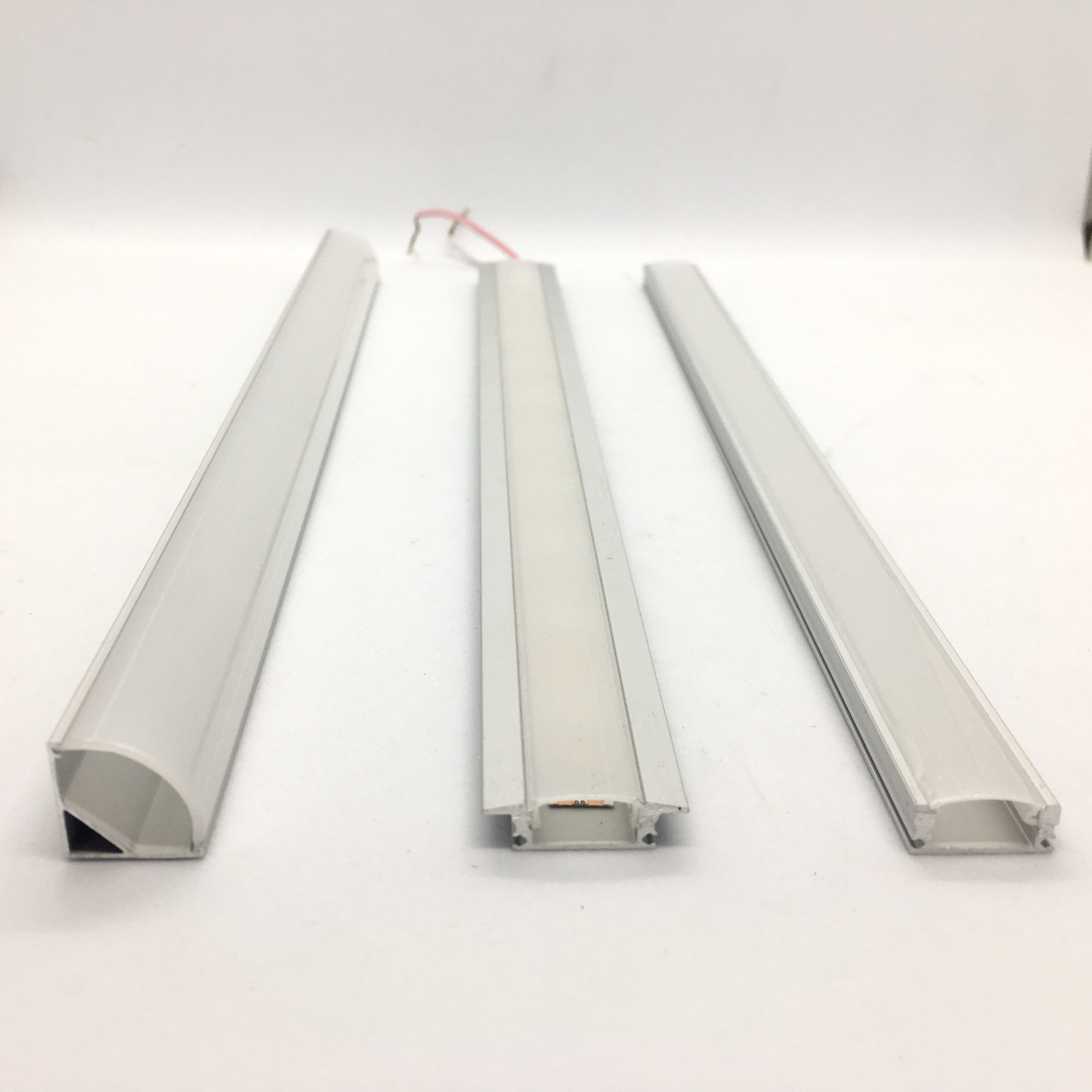 Phụ kiện nội thất nhôm CNC – Sang trọng, bền vững cho không gian sống 1 Phụ kiện nội thất nhôm CNC – Đẳng cấp và bền bỉ dành cho căn nhà bạn